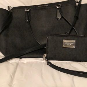 Michael Kors purse and wallet. Like new.